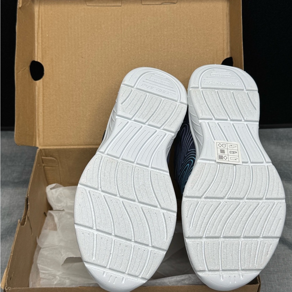 Skechers boys size‎ 1 - Picture 3 of 3